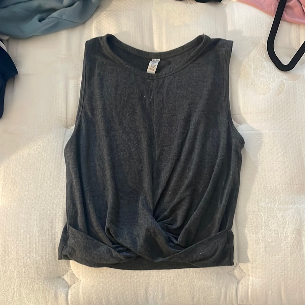 Alo yoga top size small